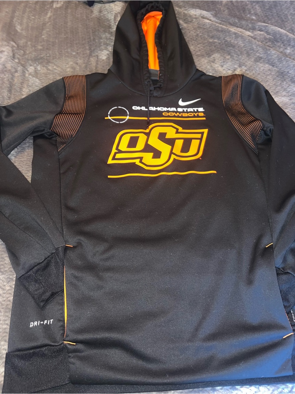 Nike Oklahoma State Cowboys Black & Orange Pullover Hoodie - Men’s Large